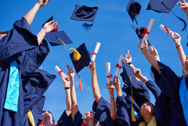 Five Ways Earning a High School Diploma Online Gets Students College and Career Ready